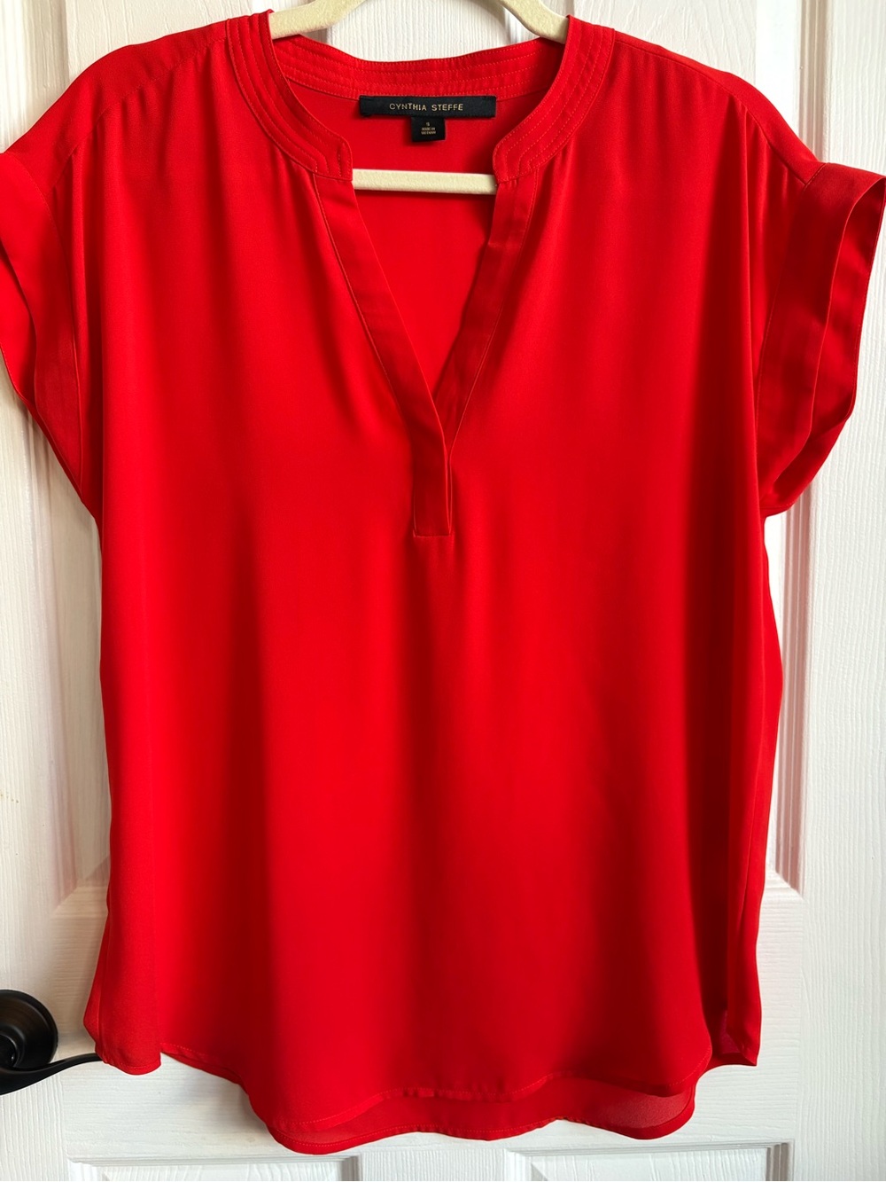 Cynthia Steffe Bright Red Split V-Neck Short Sleeve Blouse, Size Small